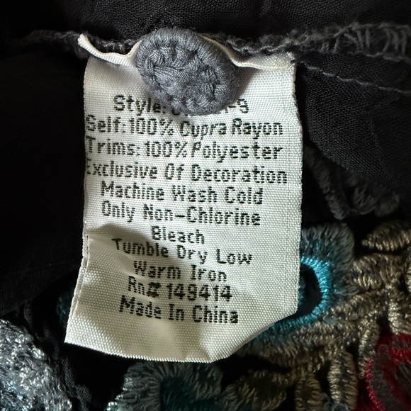 Johnny Was Jordan Sanded Black Floral Embroidered Tunic Long Sleeve Blouse XXS - Picture 6 of 7